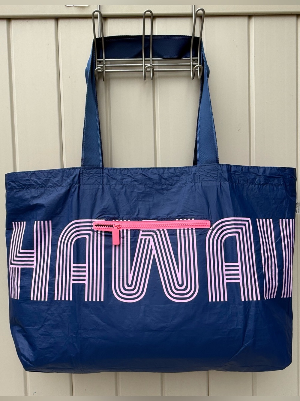 NWT MAUI EXCLUSIVE Aloha Collection Reversible HoloHolo Tote Bundle DISCONTINUED - Picture 7 of 9